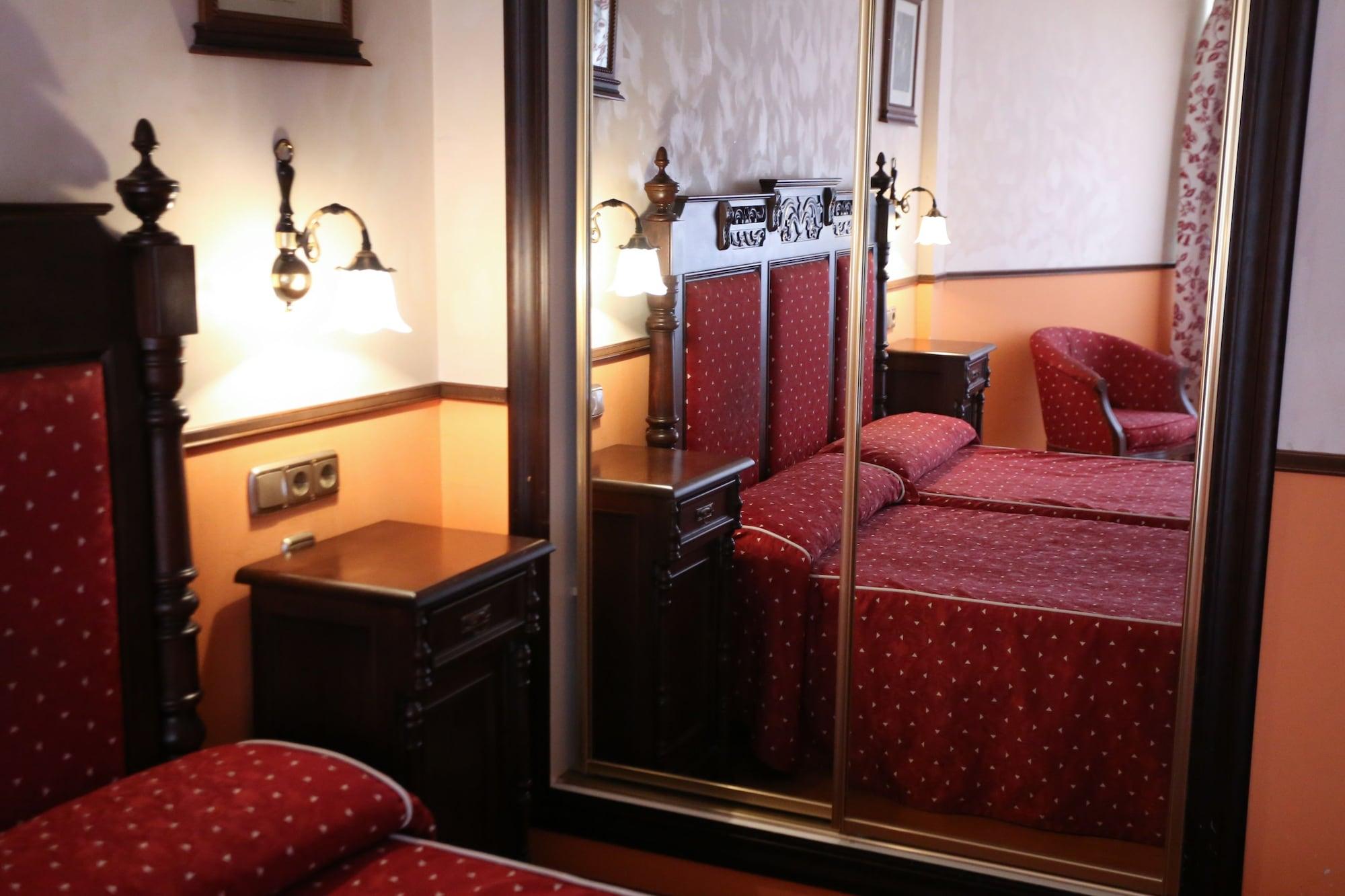 Hotel El Cisne Сарагоса Экстерьер фото