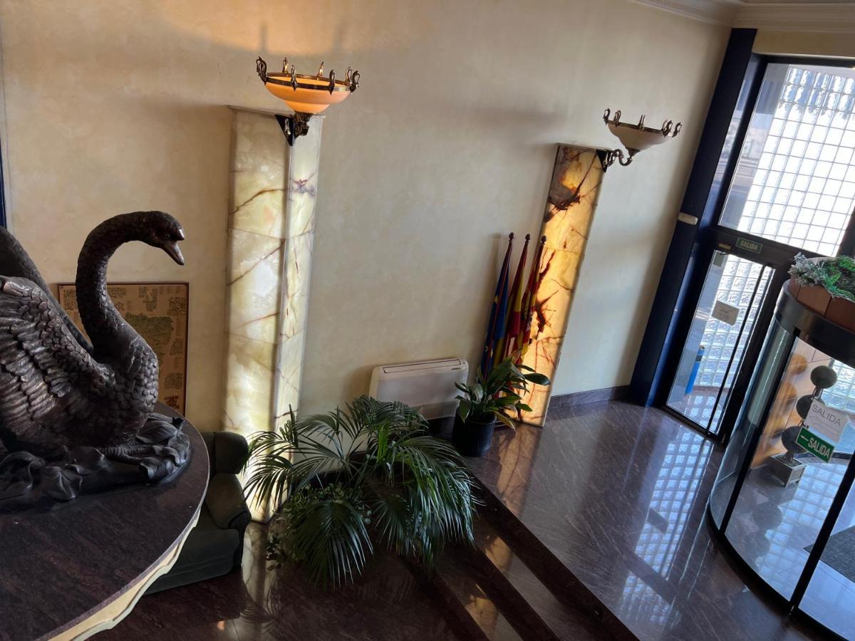 Hotel El Cisne Сарагоса Экстерьер фото